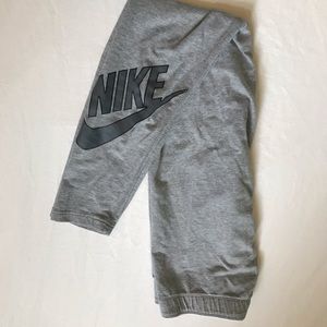 Grey Nike leggings!